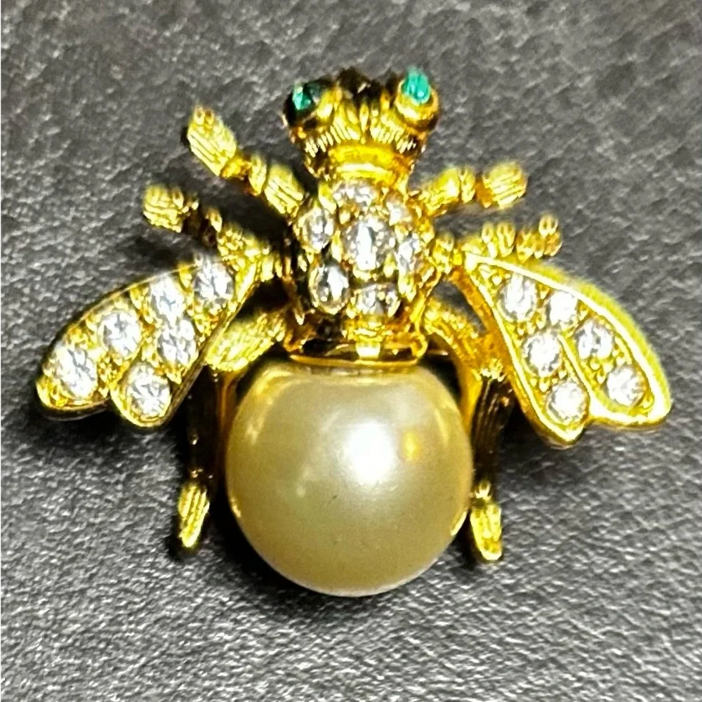 Joan Rivers interchangeable Bee Pin Set - Picture 2 of 3